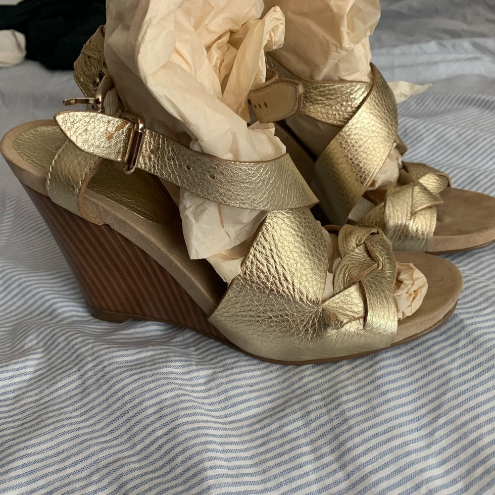 Shoes - Picture 2 of 5